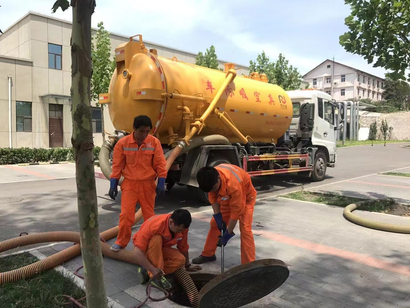 宣汉化粪池清理与5-8吨吸粪车施工效率分析